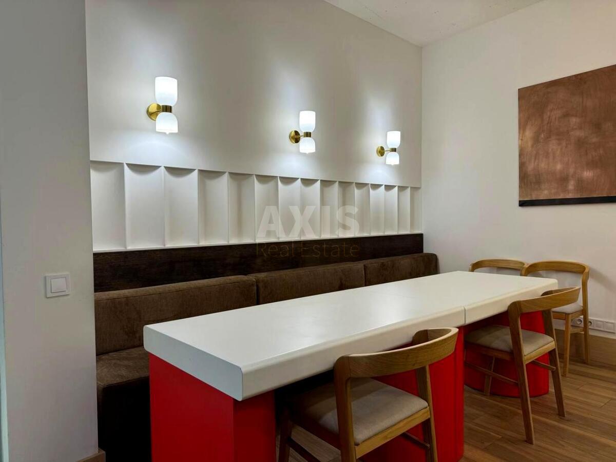 Office vul. Buslivs'ka 12, 135m25932910