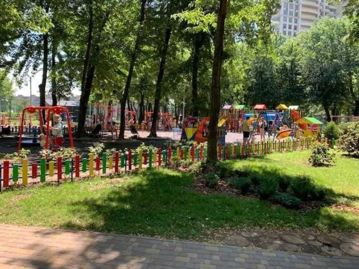 1k apartment vul. Parkovo-Syrec'ka 4Б8