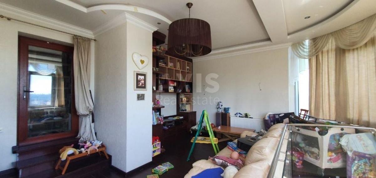 4к квартира ул. Вышгородская 458