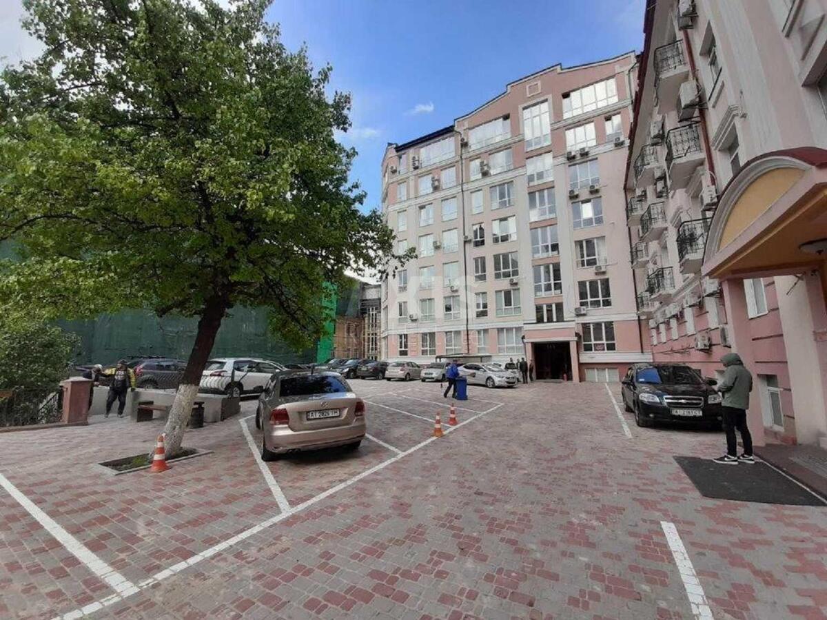 Office prov. Pylypivs'kyj 3, 66m2
