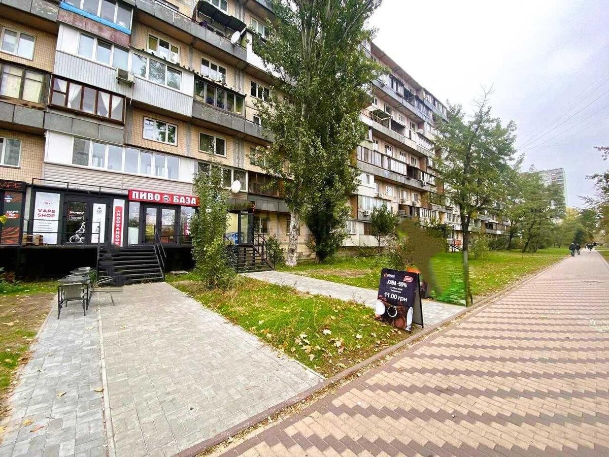 Объект торговли пр-т Тычины Павла 9, 77м2597230