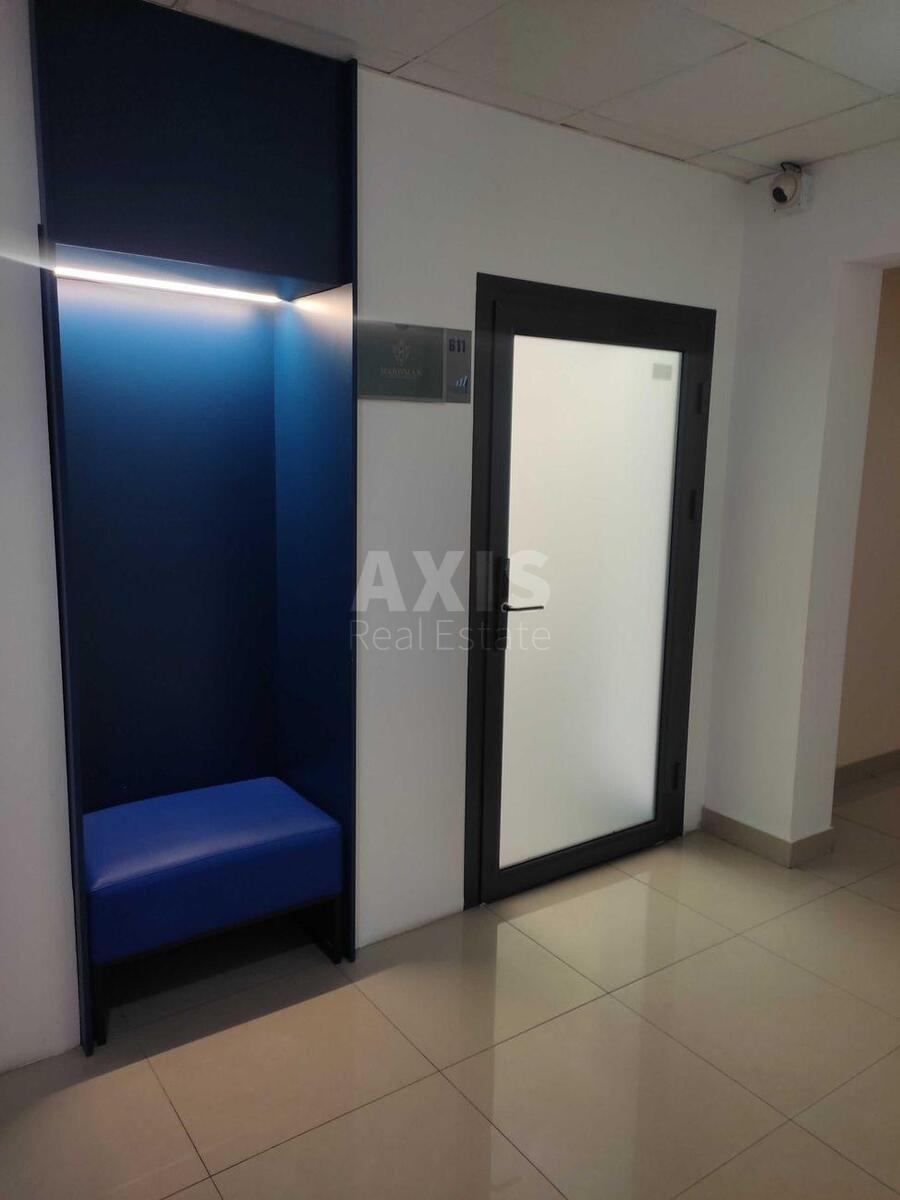 Офис ул. Сверстюка Евгения 11Б, 32м27