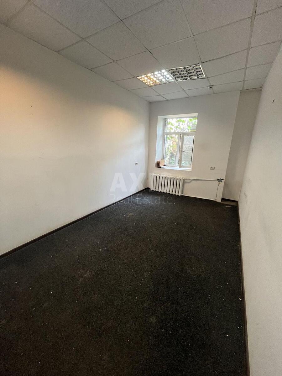 Office vul. Mazepy Ivana 3, 82m26