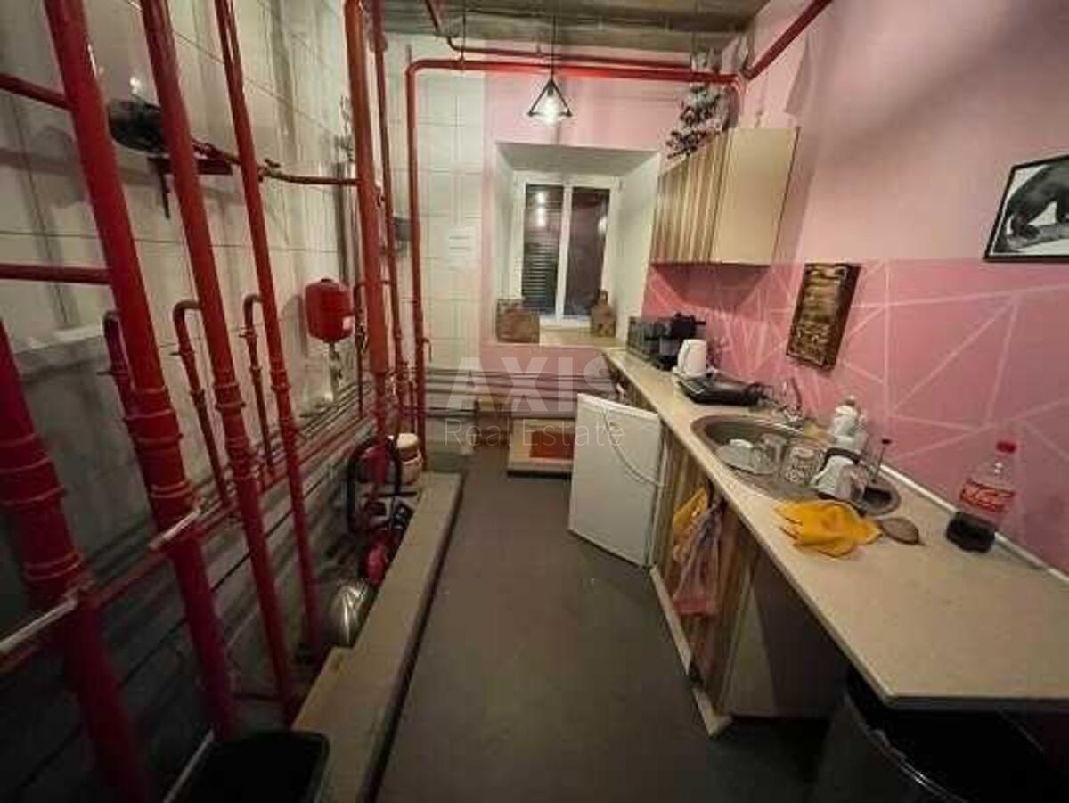 Office vul. Kyrylivs'ka 31В, 107m29
