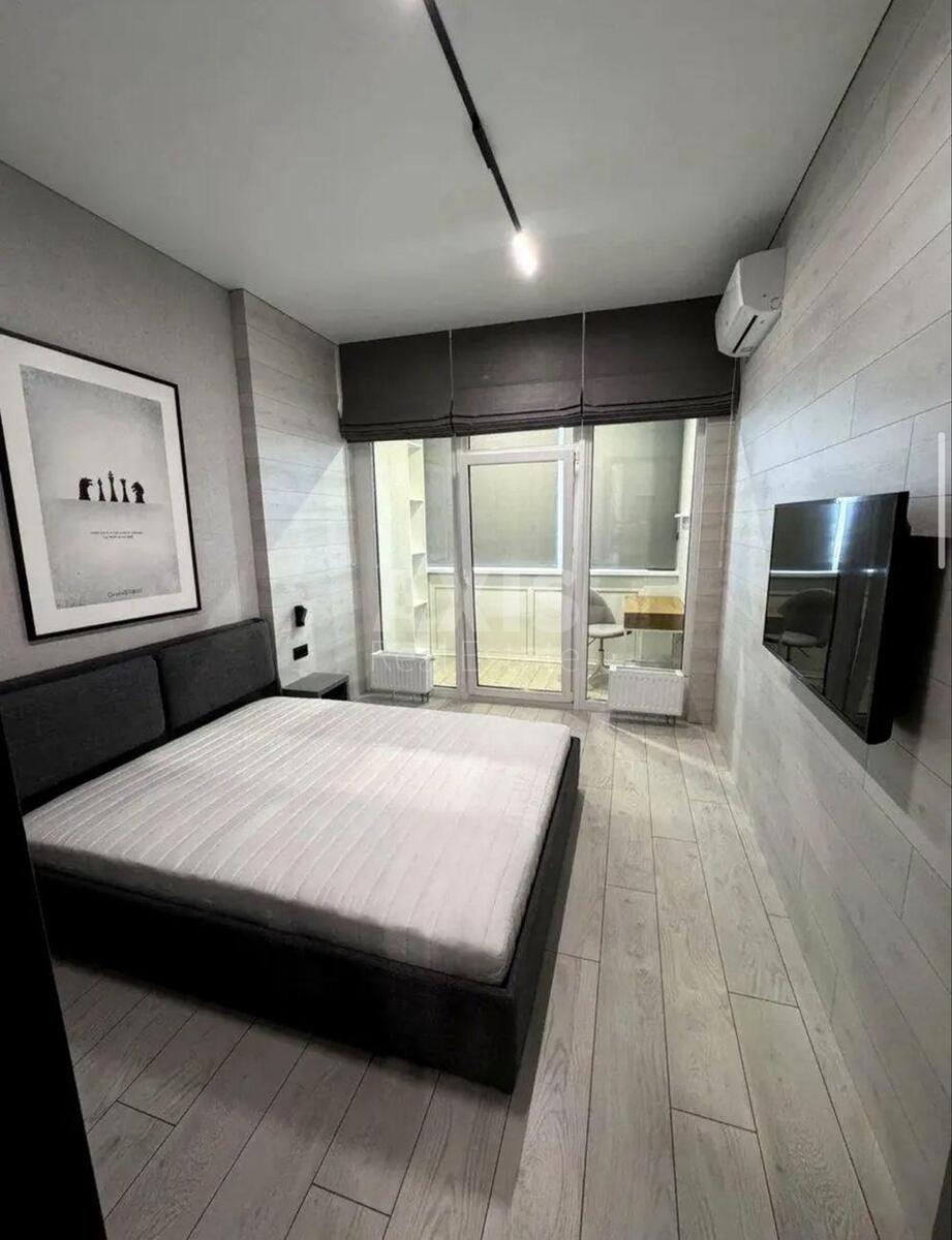 1k apartment pr-t Berestejskij 11623795