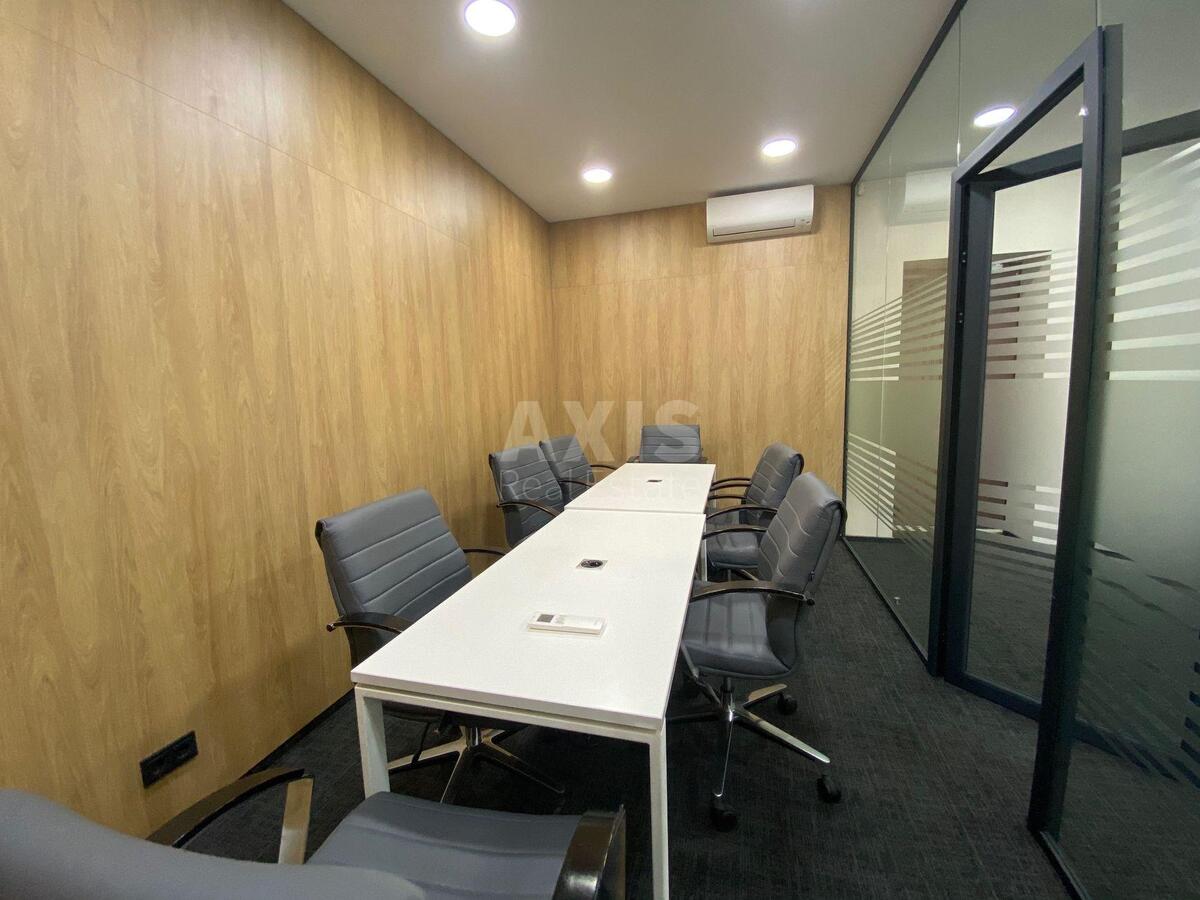 Office uzv. Klovs'kyj 7, 228m210