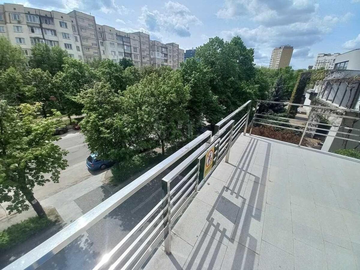 Office vul. Kryvoriz'ka 11, 170m27