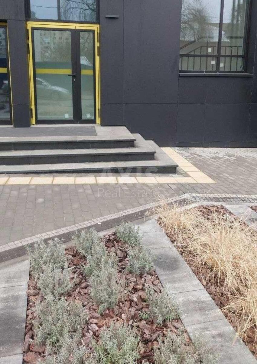 Service object vul. Barbjusa Anri 43, 92m20