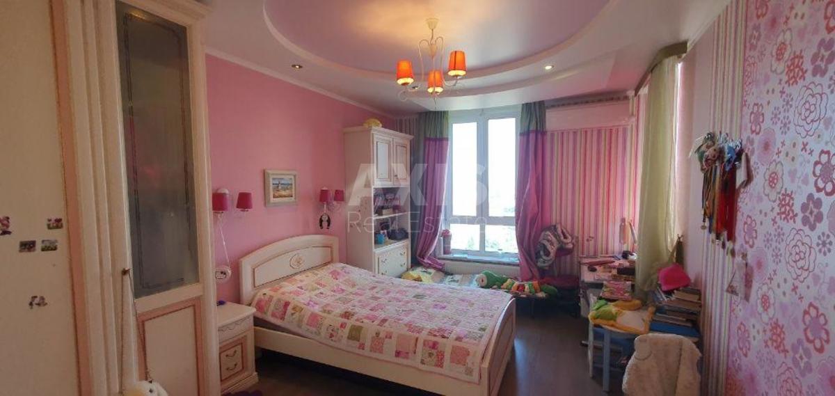 4к квартира ул. Вышгородская 455