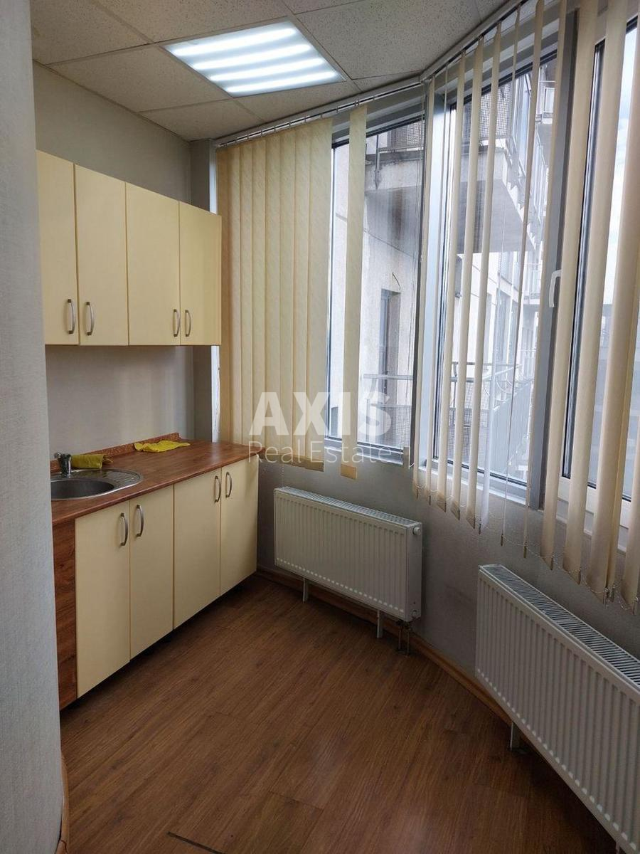 Офис бул. Шевченко Тараса 33Б, 136м28