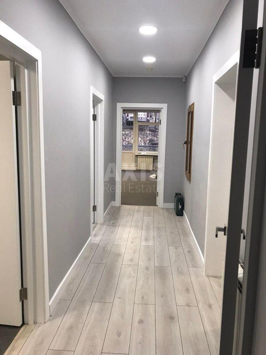 Trade object vul. Barbjusa Anri 39А, 100m23