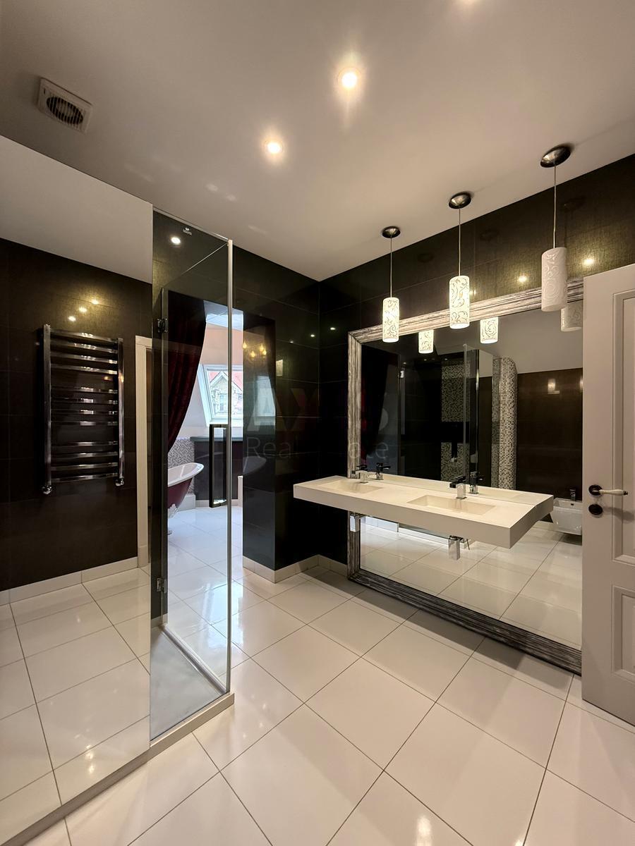 House vul. Sadova 139-a, 600m2, Kyiv city6329419