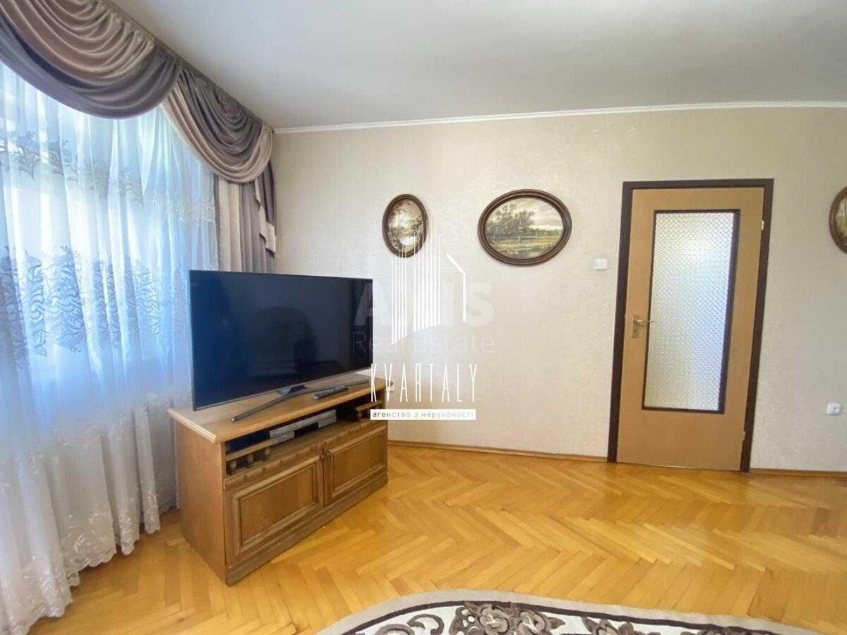 4k apartment vul. Puljuja Ivana 1А5