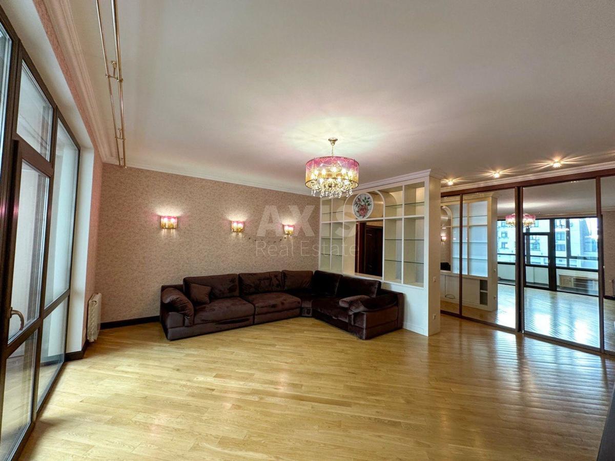 3k apartment vul. Jevgena Konoval'cja 44А2