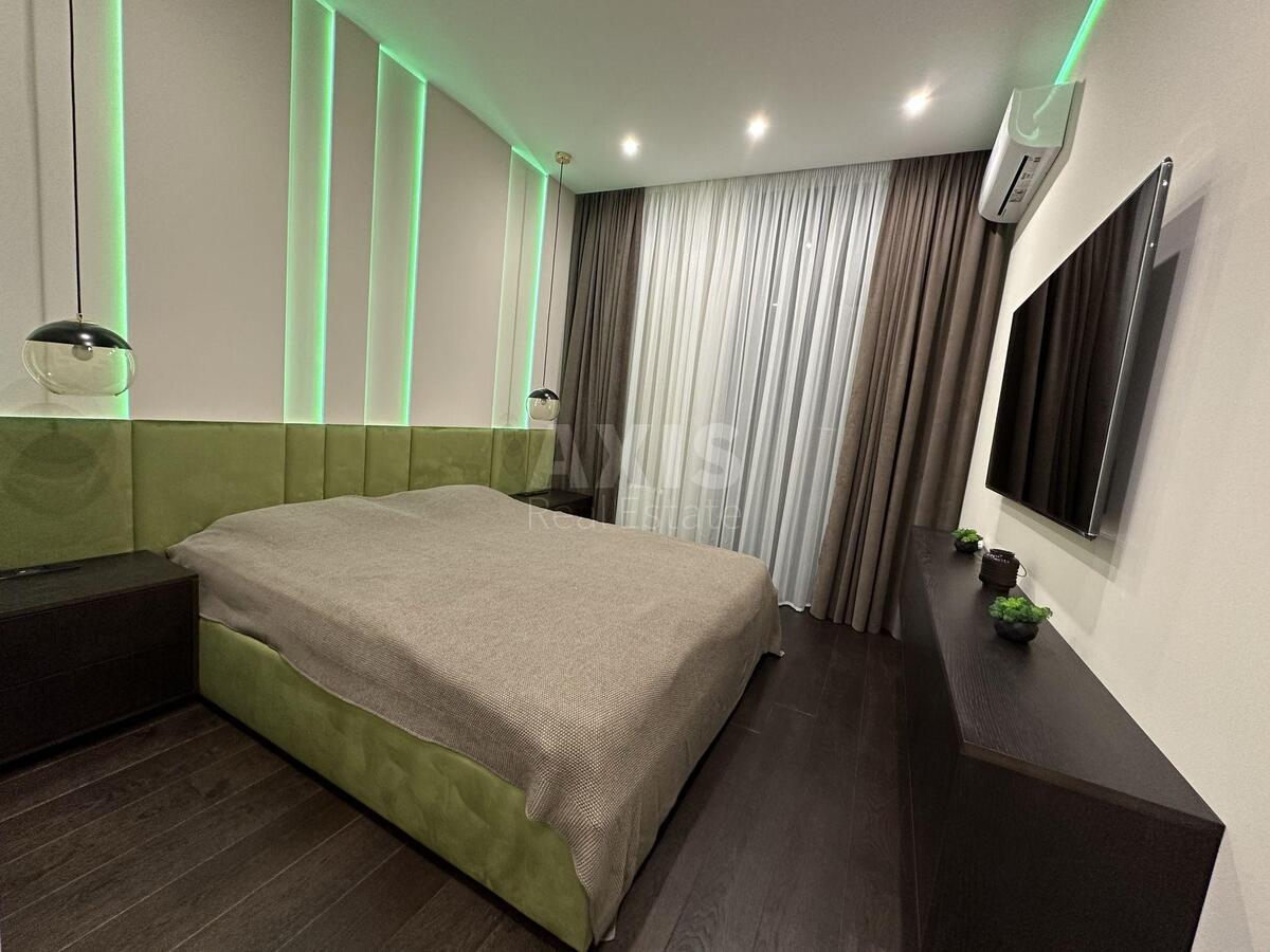 2k apartment vul. Hohlovyh Sim'i' 85