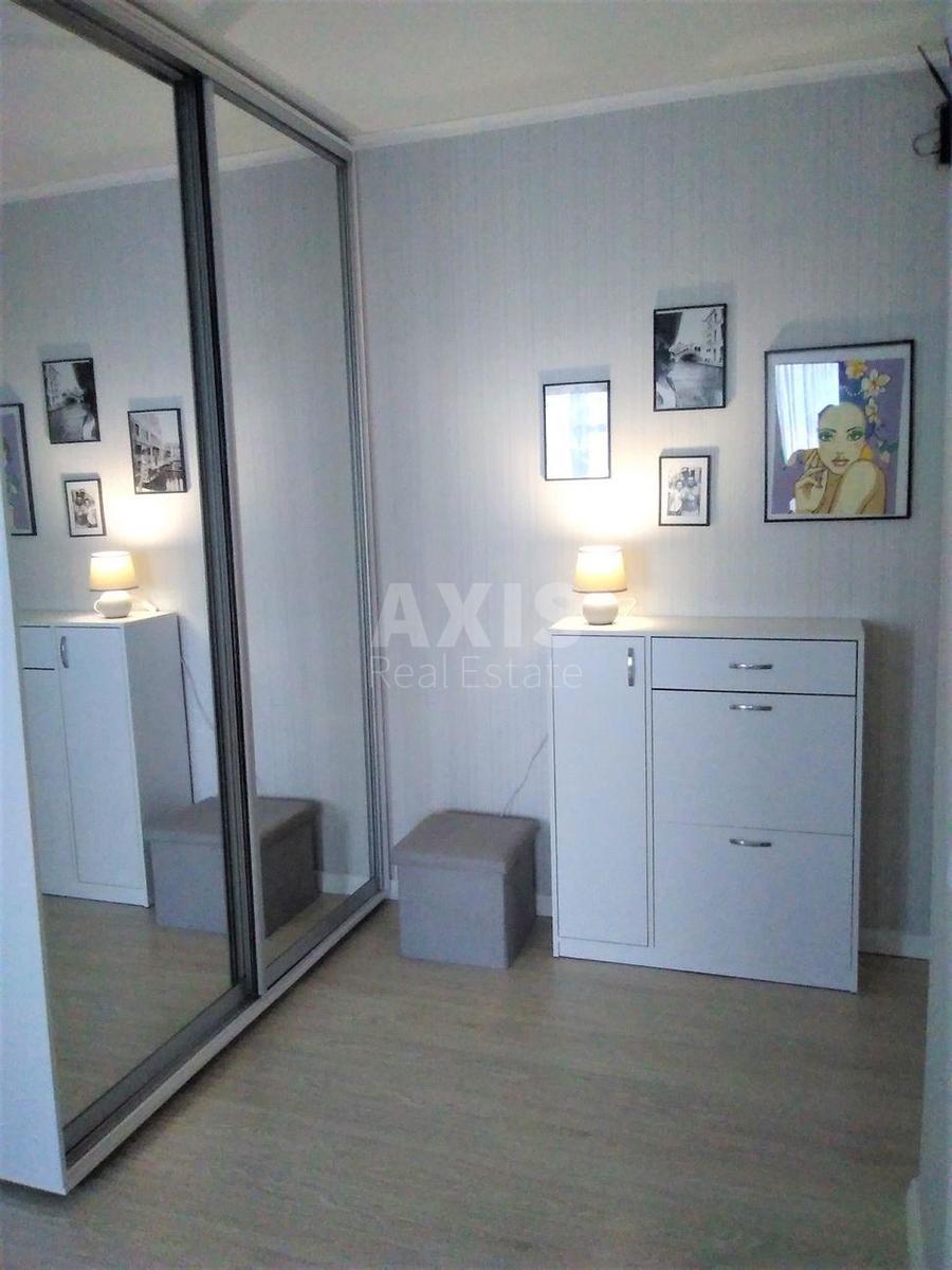 2k apartment vul. Obuhivs'ka 135А8