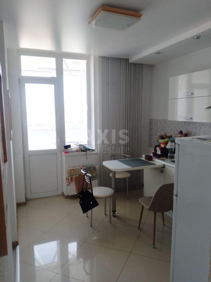 1k apartment vul. Zdolbunivs'ka 9Б