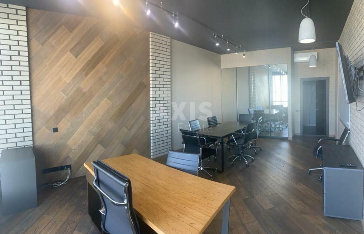 Office vul. Dragomyrova Myhajla 2А, 145m2572605