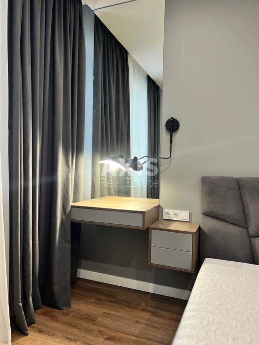 1k apartment vul. Rodyny Kristeriv 18/60