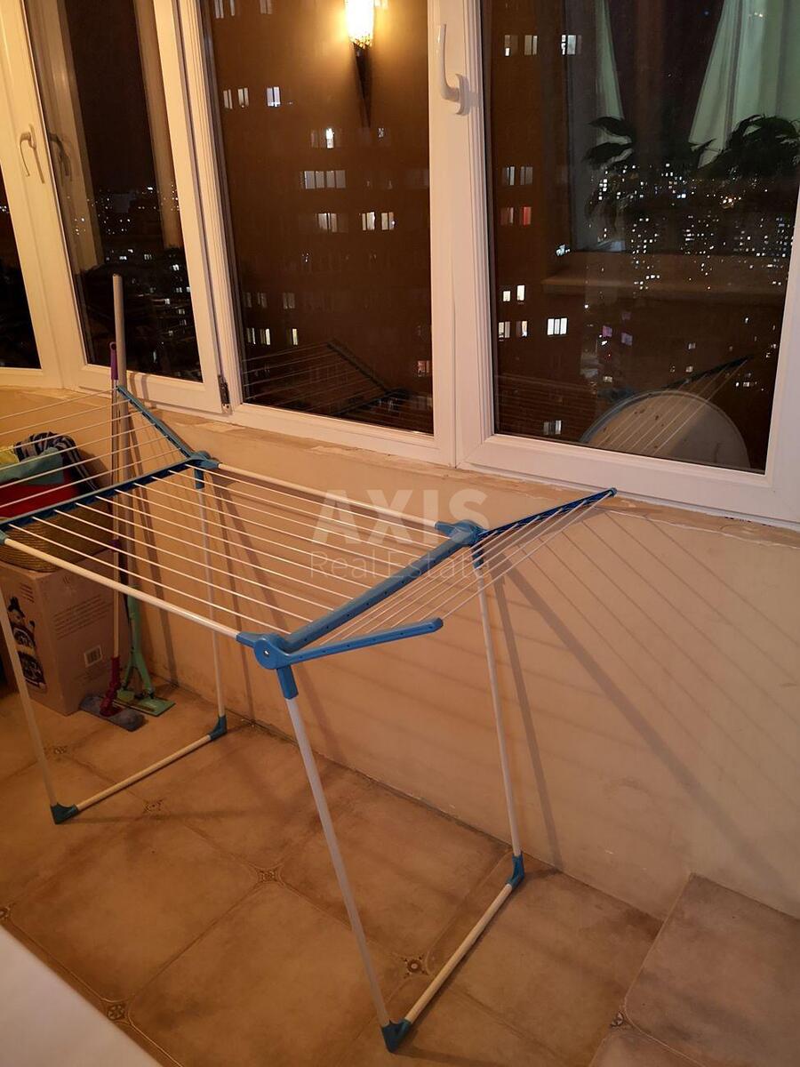 3k apartment vul. Ahmatovoi' Anny 139