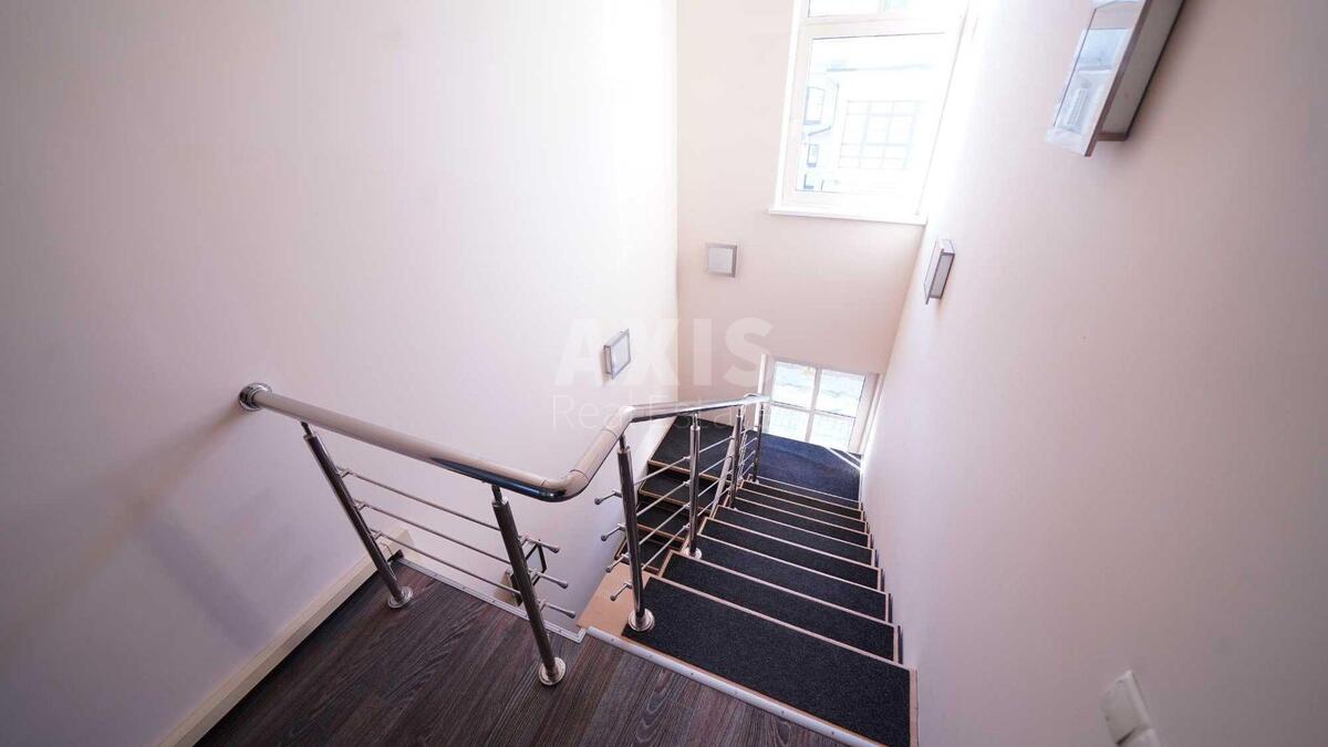 Office vul. Volodymyrs'ka 38, 323m25