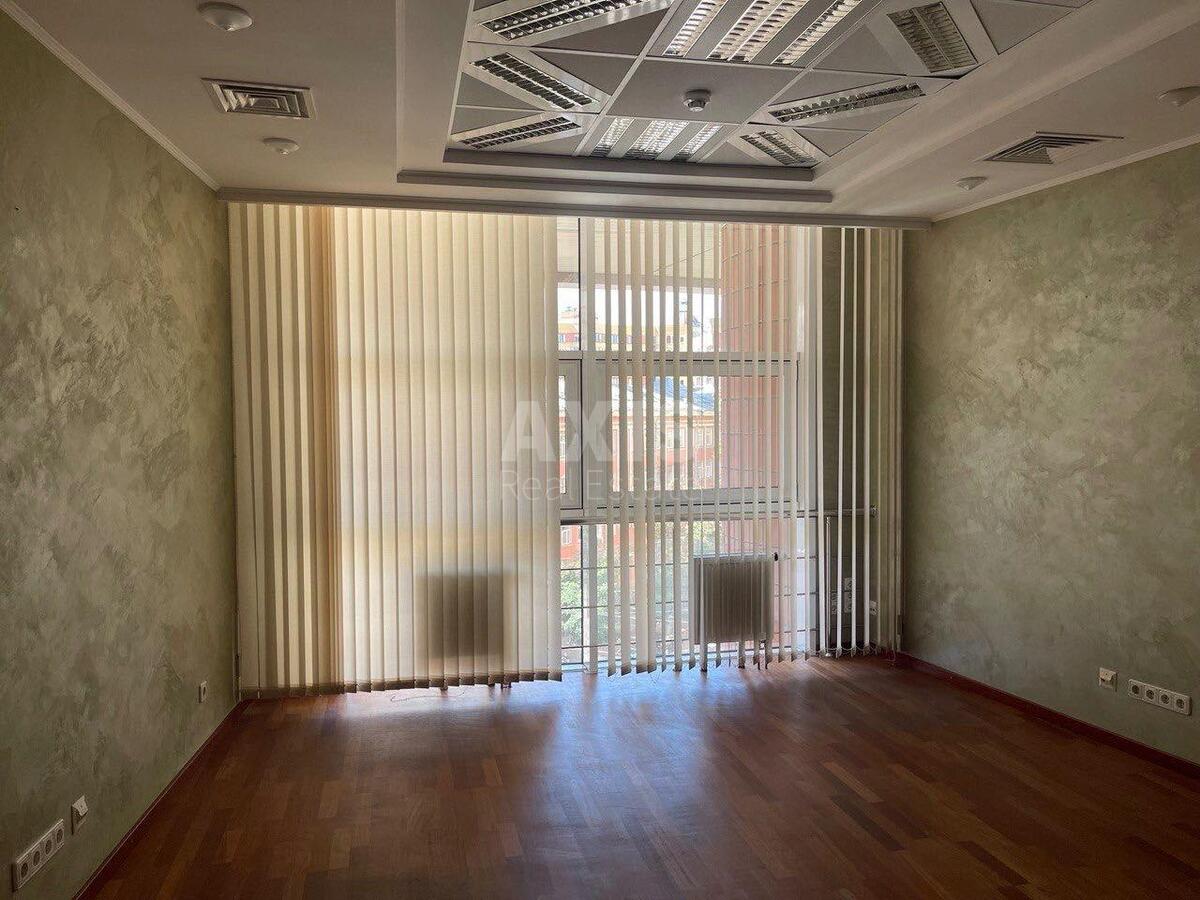 Office vul. Dmytrivs'ka 92/94, 100m27