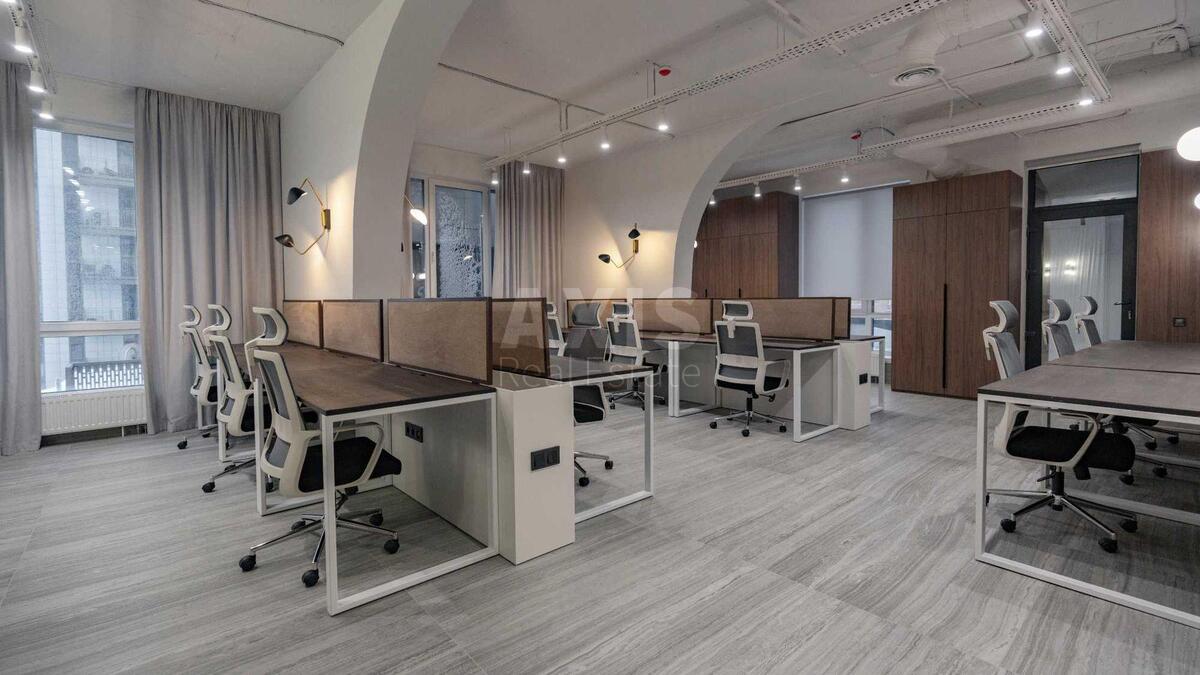 Office vul. Bul'varno-Kudrjavs'ka 15, 170m23
