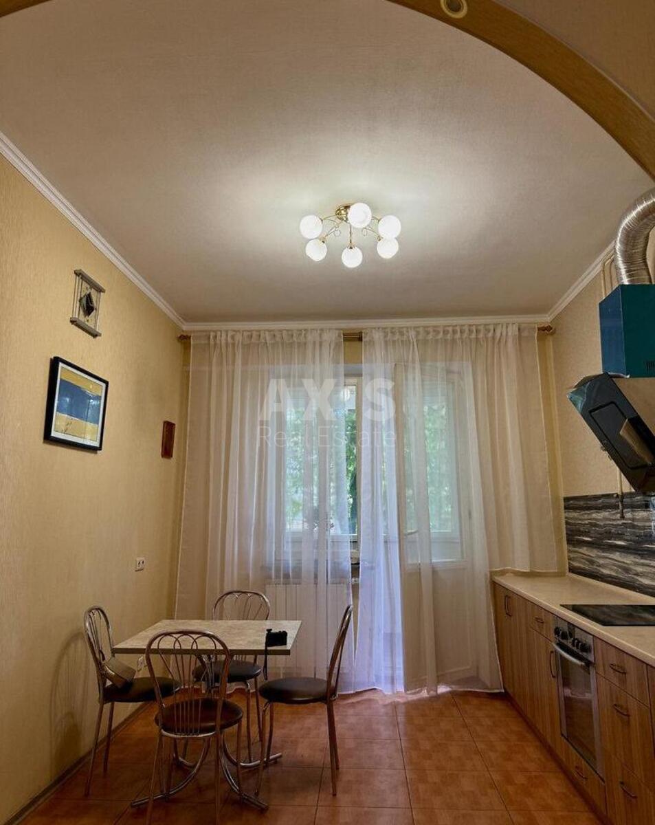 2k apartment vul. Vyshgorods'ka 45/2