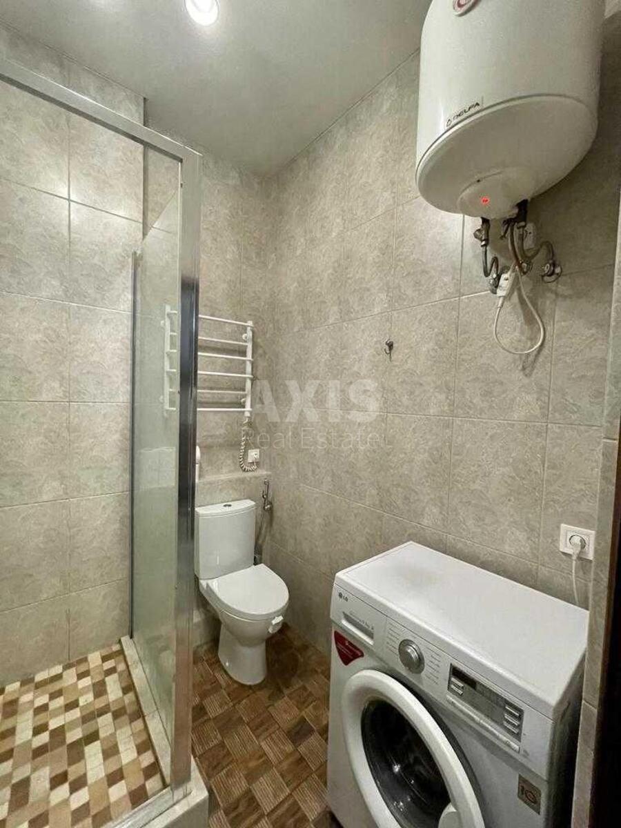 2k apartment vul. Zhyljans'ka 1185