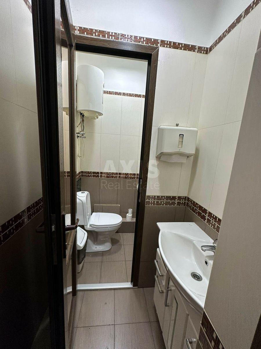 Office vul. Tymoshenka Marshala 21, 196m28