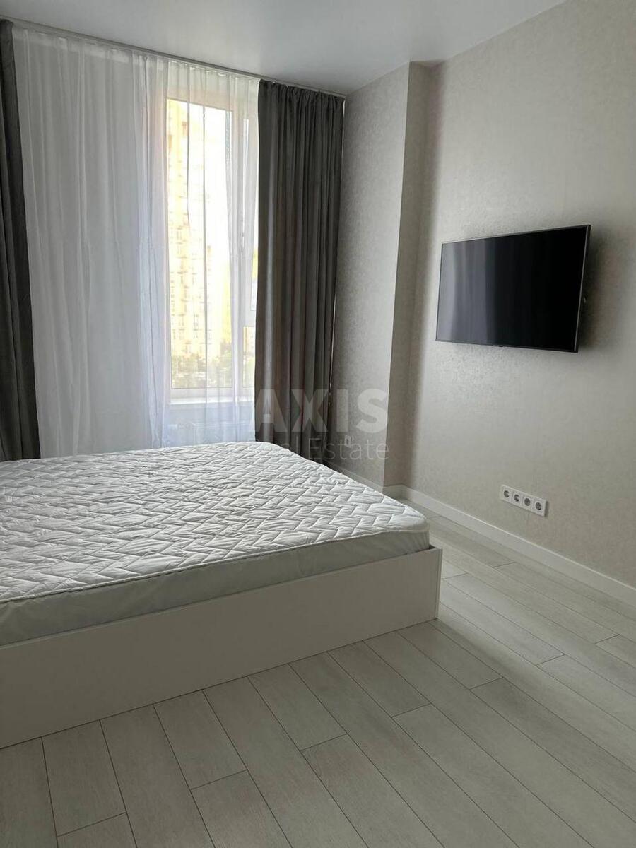 1k apartment pr-t Sobornosti 17637247