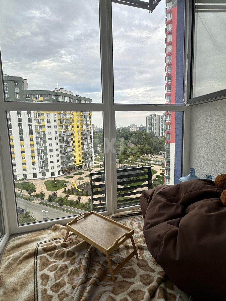 1k apartment vul. Grechka Marshala 10Б4