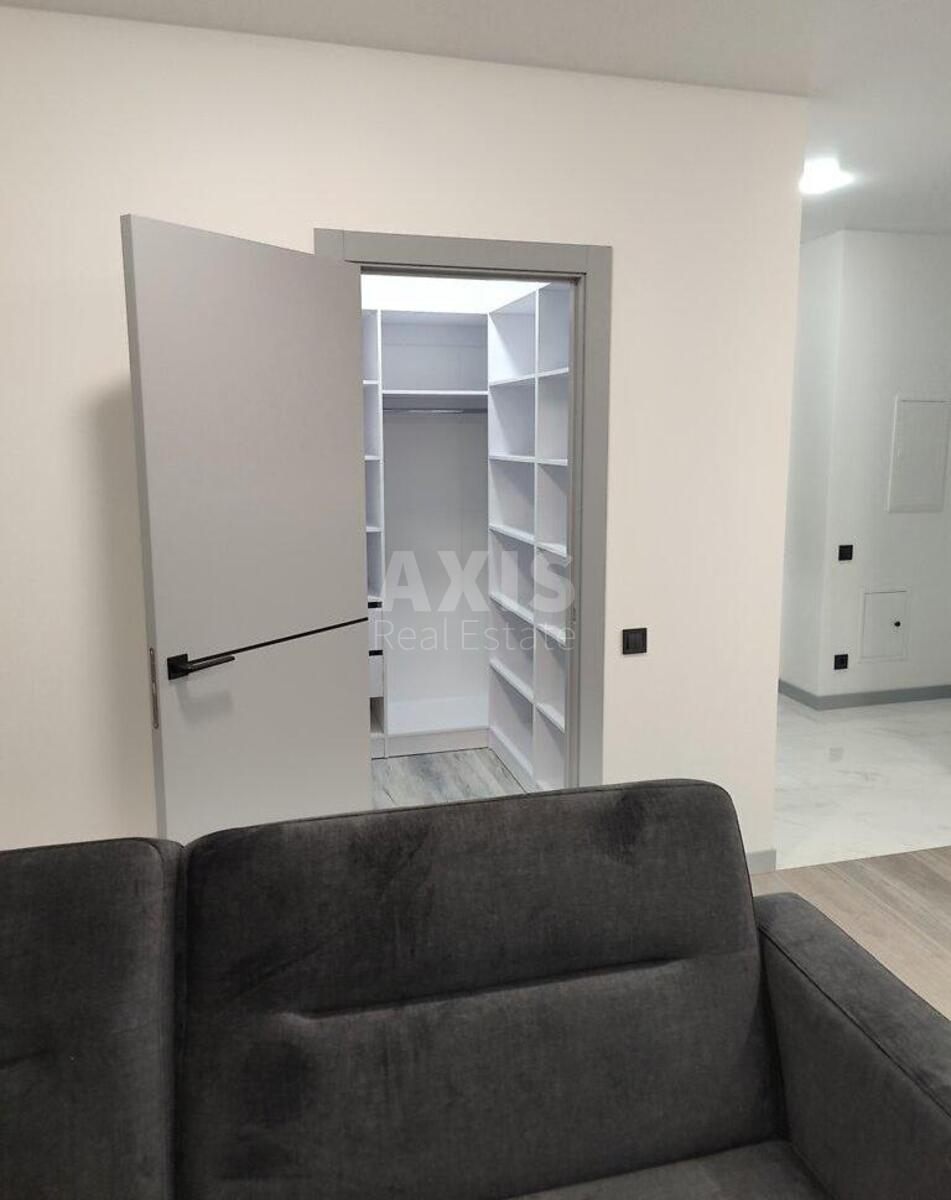 2k apartment vul. Rodyny Kristeriv 2012