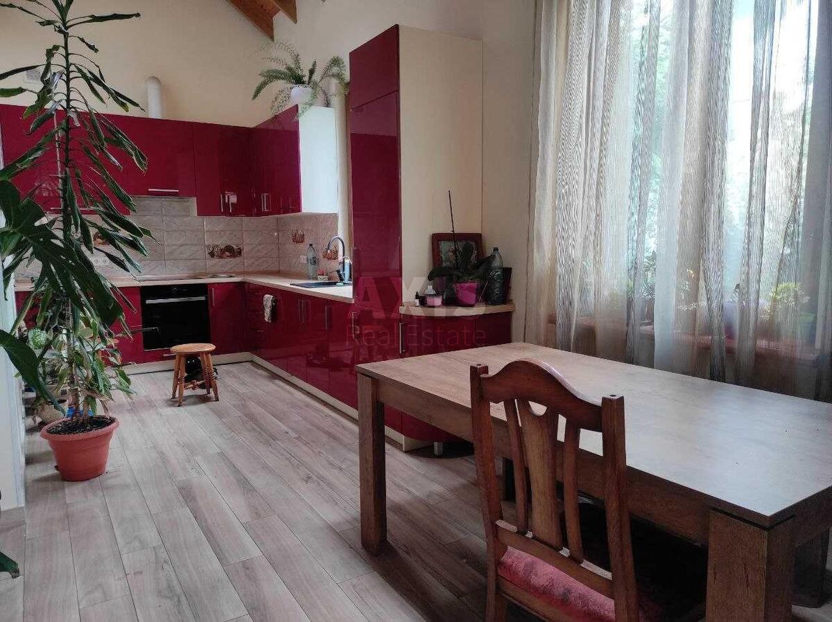 House rajon Sadova vul., Darnyc'kyj, 200m2, Kyiv city