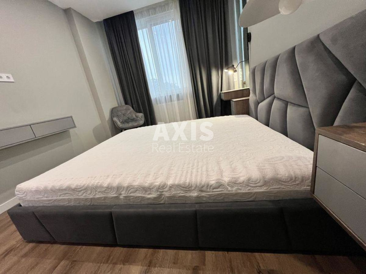 1k apartment vul. Rodyny Kristeriv 18/61