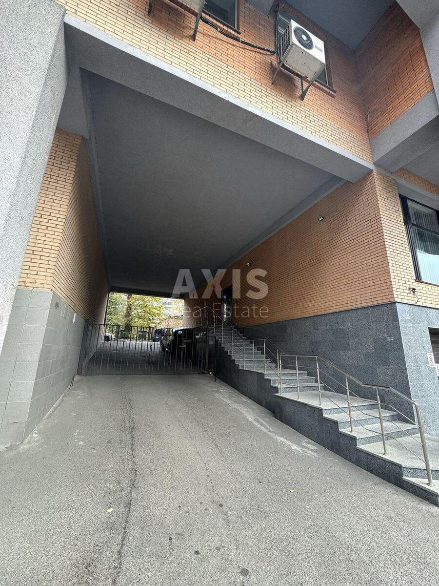 Office vul. Dmytrivs'ka 66А, 127m2557279