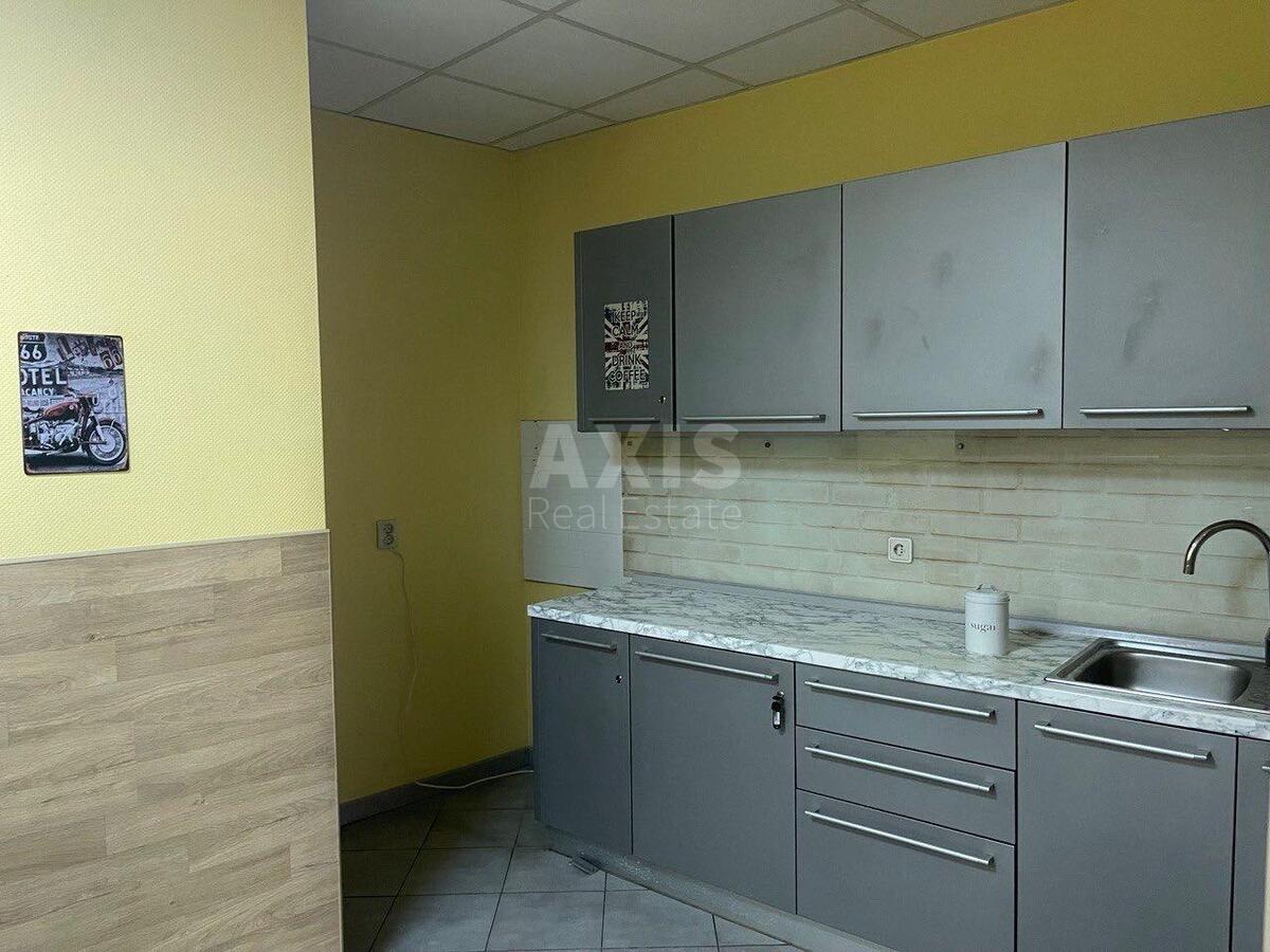 Office vul. Dmytrivs'ka 92/94, 100m28