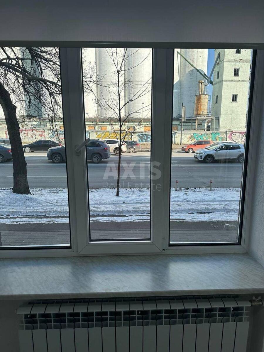 Trade object vul. Naberezhno-Hreshhatyc'ka 23, 51m2594624