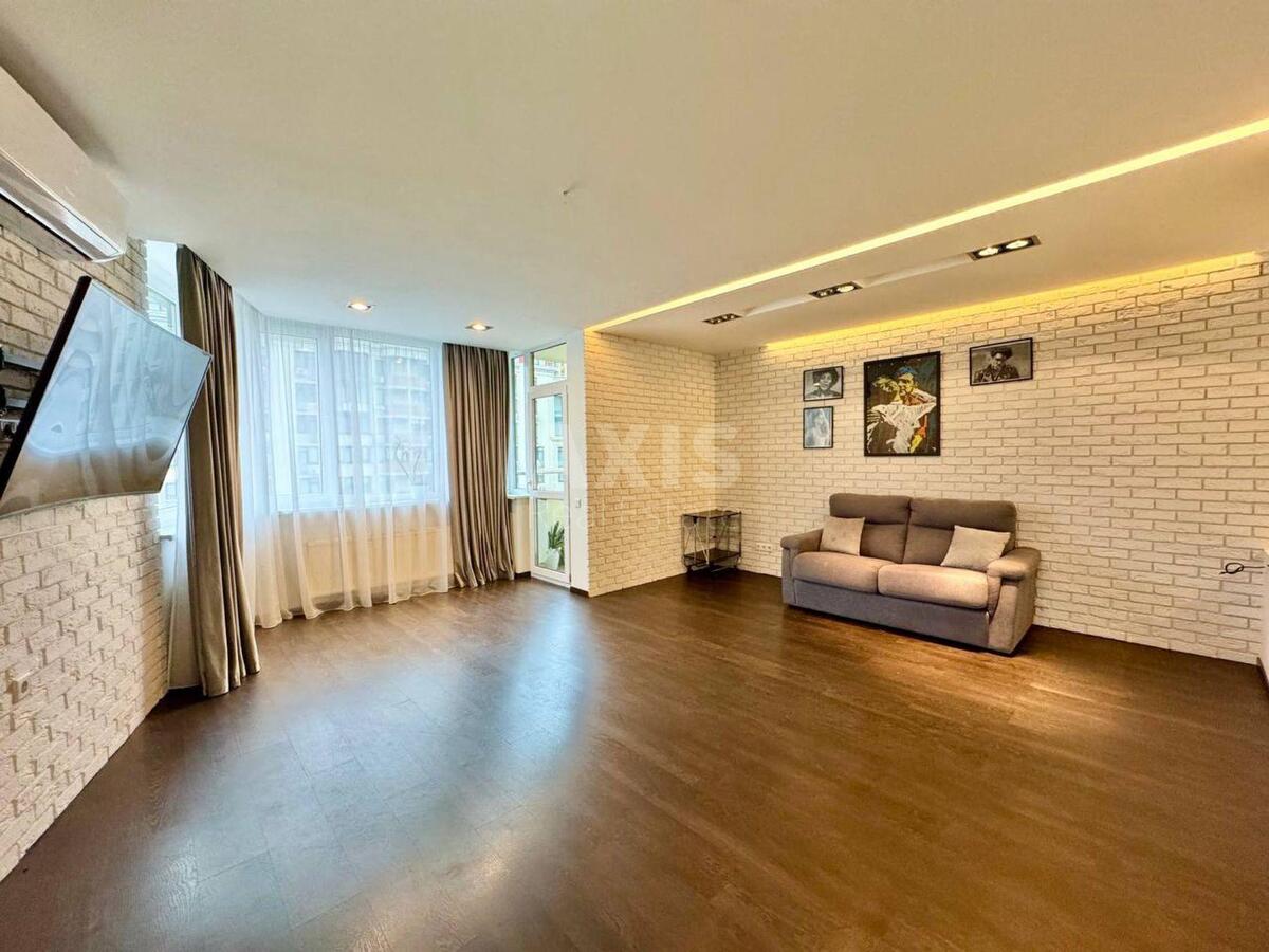 3k apartment vul. Yulia Zdanovska 71Г3
