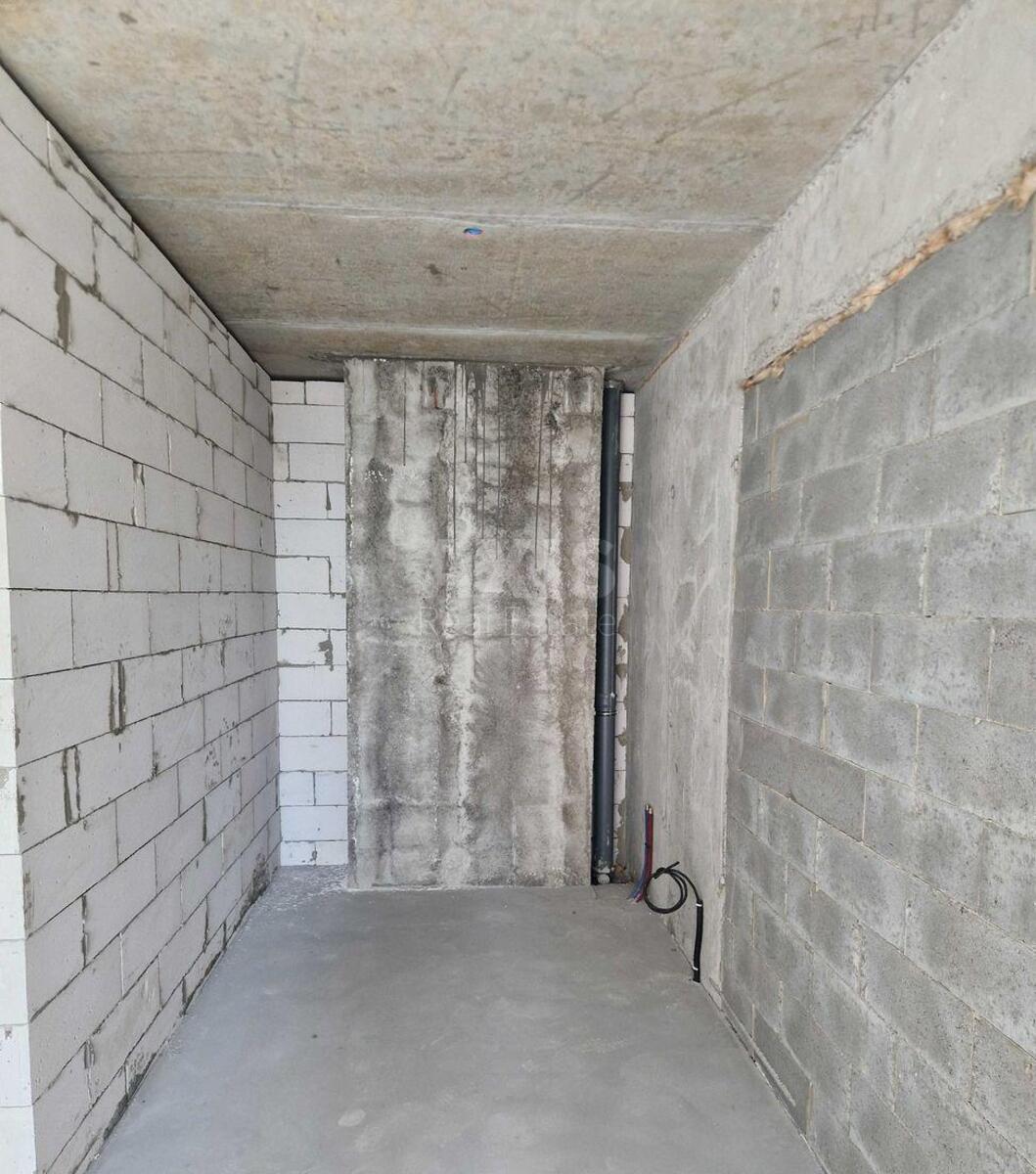 1k apartment nab. Dniprovs'ka 15628926