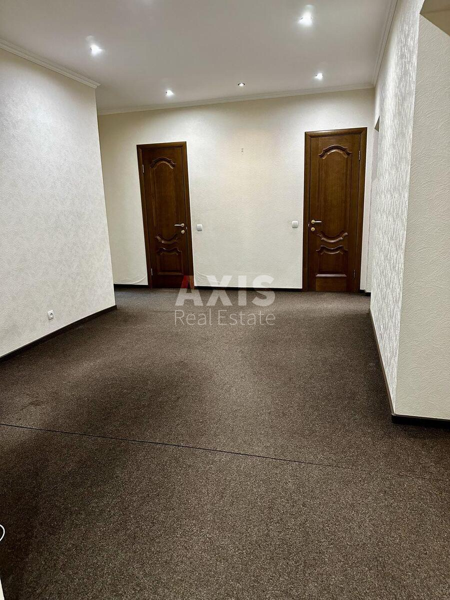 Office vul. Riznyc'ka 11, 130m2