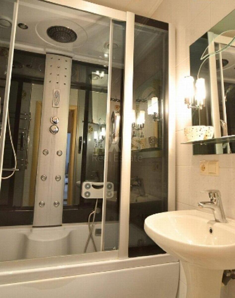 2к квартира ул. Саксаганского 9589584