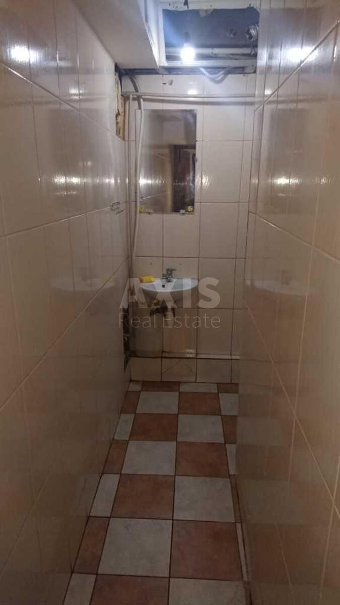 Service object vul. Kyrylivs'ka 126/2, 385m27