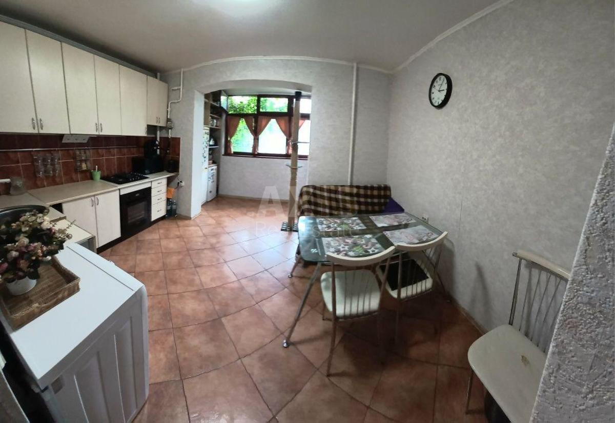 3k apartment pr-t Majakovs'kogo Volodymyra 97/15