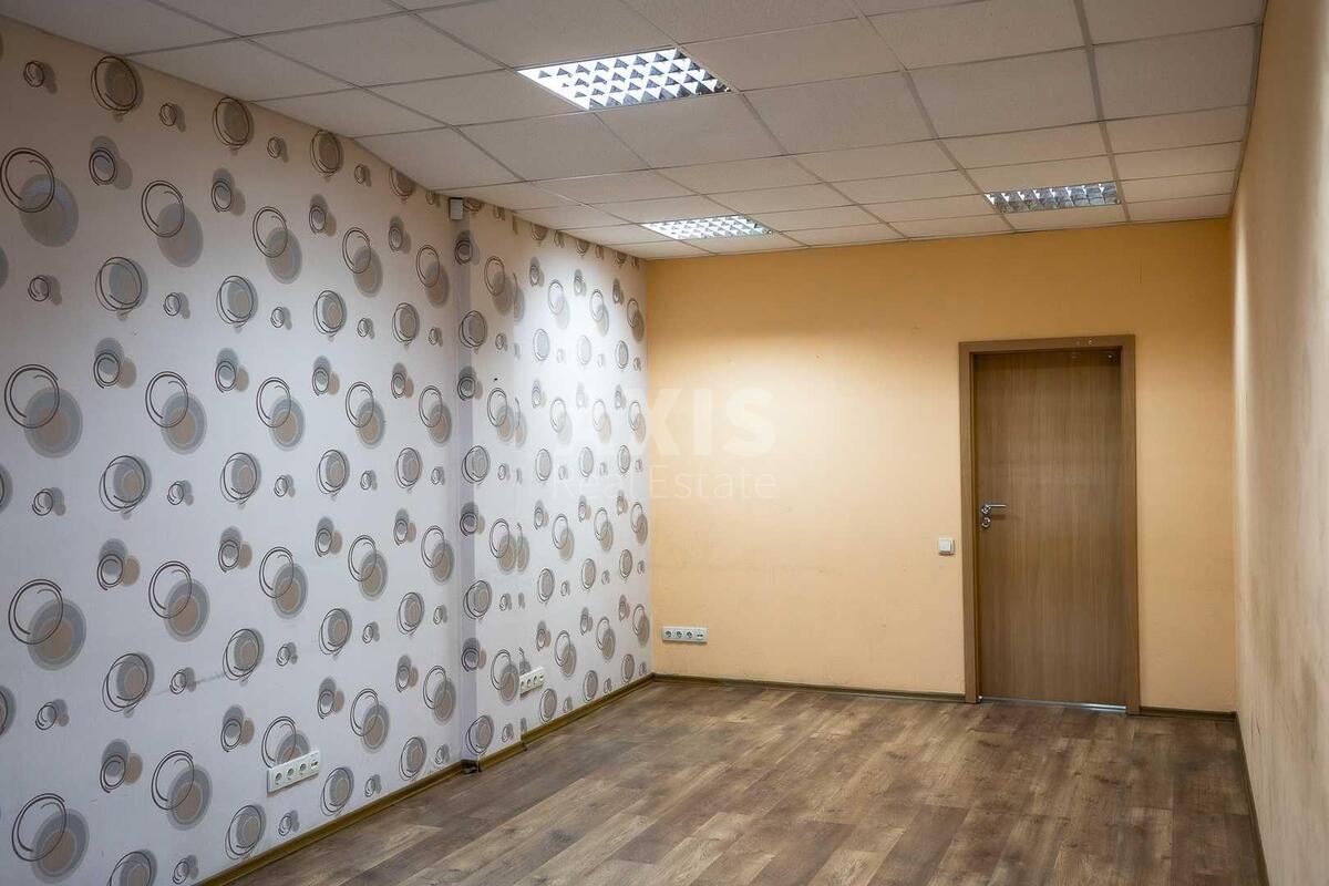 Office pr-t Vidradnyj 95А, 272m2641006