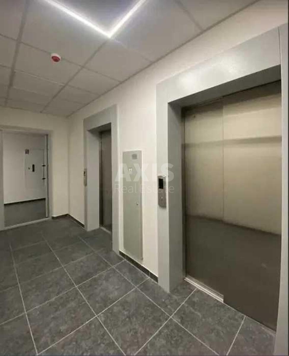 2k apartment vul. Myhajla Maksymovycha 243
