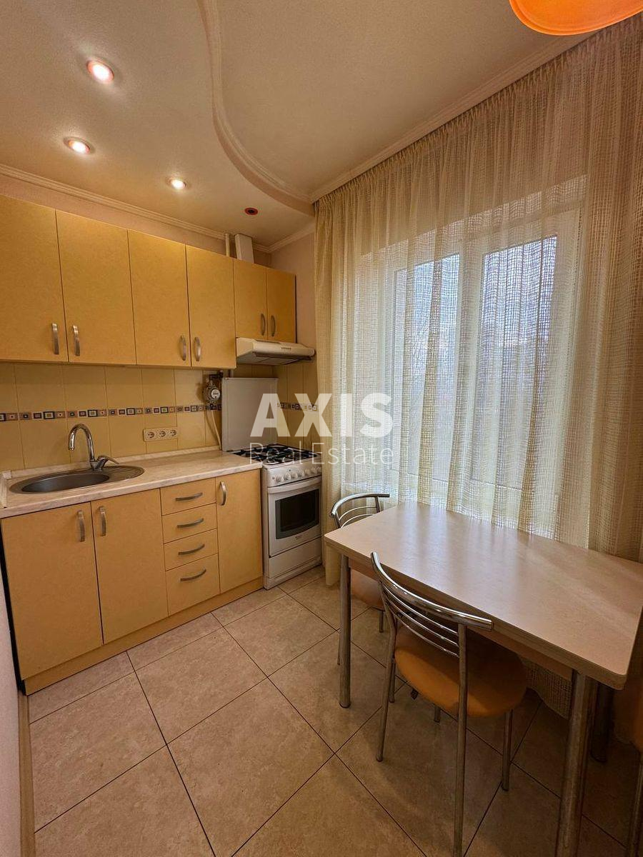 1k apartment vul. Jordans'ka 3