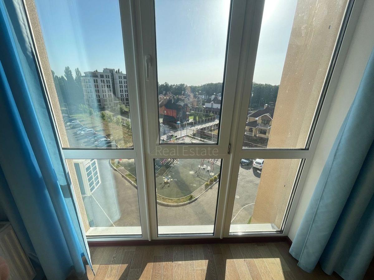 3k apartment vul. Metrologichna 1090