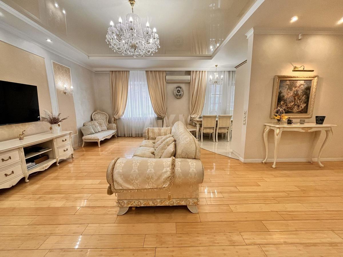 2k apartment vul. Baggovutivs'ka 1А