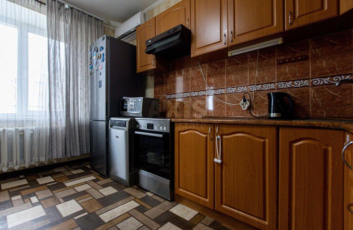 3k apartment vul. Verhovyncja Vasylja 100